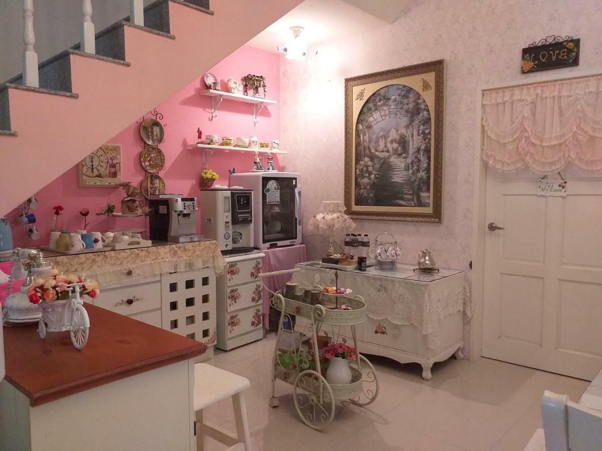 Rose Castle Apartment Taitung Exterior photo